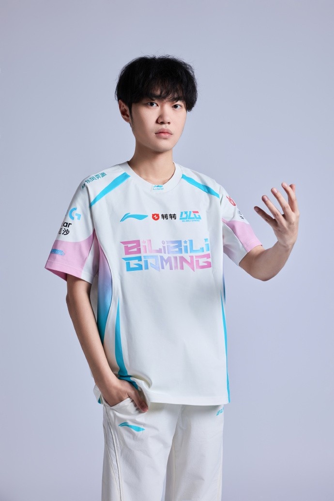 官方发布2026BLG定妆照